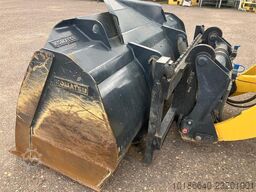 Komatsu WA200-8E0
