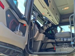 Scania 590S V8 NGS 6x4 - HIAB Multilift 24T + Box with...