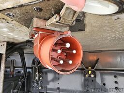 SCANIA P250 LAMBERET FRIGO LIFT