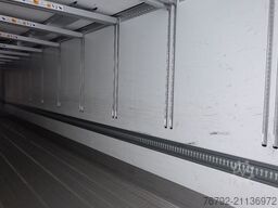 SCHMITZ CARGOBULL SKO 24/L V7 Doppelst./Trennwand vorber./617 Std.