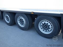 SCHMITZ CARGOBULL SKO 24/L V7 Doppelst./Trennwand vorber./617 Std.