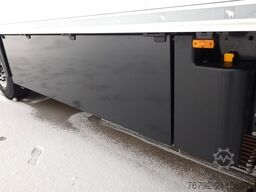SCHMITZ CARGOBULL SKO 24/L V7 Doppelst./Trennwand vorber./617 Std.