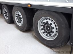 SCHMITZ CARGOBULL SKO 24/L V7 Doppelst./Trennwand vorber./617 Std.