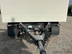 Pacton PACTON GESLOTEN AANHANGER MET LAADKLEP