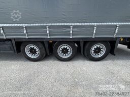Schmitz Cargobull Semitrailer Curtainsider Mega