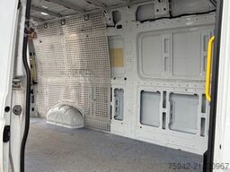 VOLKSWAGEN Crafter Kasten 35 L3H2 LED PDC RFK NAVI