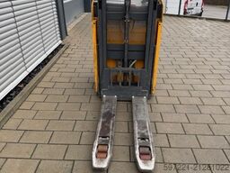 Jungheinrich ESD 220