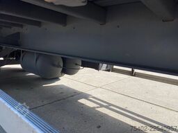 Pacton / Hard-Wood Floor / Steering Axle / 1x Lift Axl...