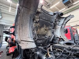 MERCEDES-BENZ Arocs 2851 6x4 Holz-LKW mit Kran Bj 2015