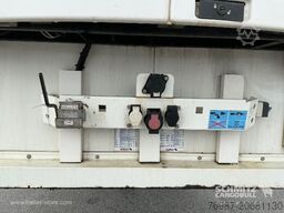 Schmitz Cargobull Tiefkühler Multitemp Doppelstock Trennwand
