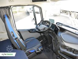 VOLVO FH 500 Globetrotter XL, Side Skirts