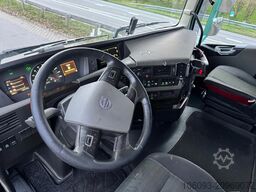 Volvo FH 460 Globe XL 6 x 2 volumencombi met 2 ass aa...