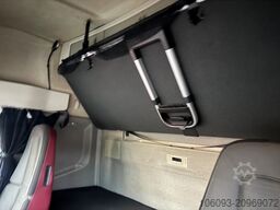 Volvo FH 460 Globe XL 6 x 2 volumencombi met 2 ass aa...