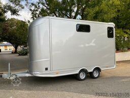 Steinsberger Anka 2 Pferde mit Wohnung Mega