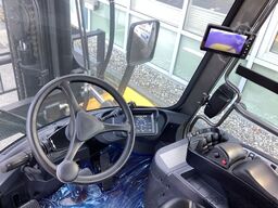 Hyundai 80D-9V