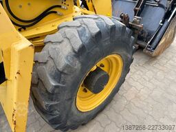 YANMAR V70S Schwenklader / 2017 BJ / Schaufel + Gabel