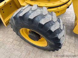 YANMAR V70S Schwenklader / 2017 BJ / Schaufel + Gabel