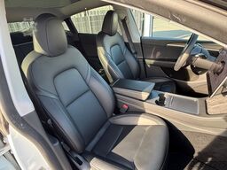 TESLA Model Y Long Range Dual AWD Pano 360° LED