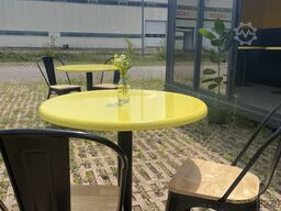 Other Container mit Sitzmöglichkeiten