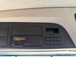 Mercedes-Benz Antos 1930 / Euro 6 / Tail Lift / TUV: 11-2027 ...