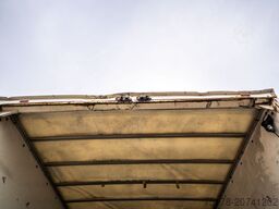 RENAULT D 19 280 WIDE + DHOLLANDIA 3 T.