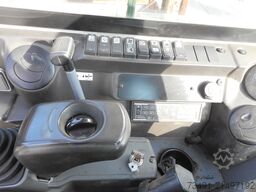 Takeuchi TB 230 mit POWERTILT