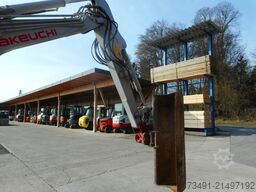 Takeuchi TB 230 mit POWERTILT