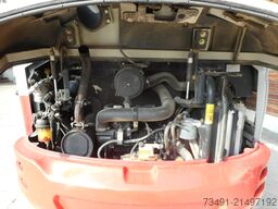 Takeuchi TB 230 mit POWERTILT