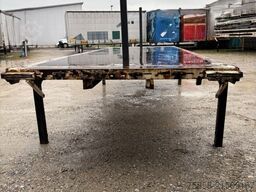 Corp de schimb deschis Krone Plattform 7,82m mit Steckrungen mittig