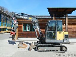 Volvo EC 55C mit POWERTILT