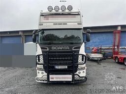 Scania R620 tractor unit w/ NATO connector and low mileag