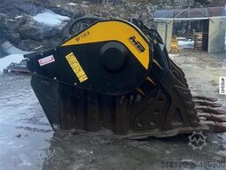 MB Crusher crushing bucket w/ G90 attachment