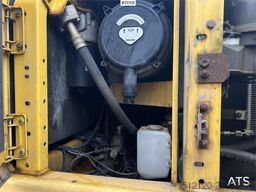 Komatsu pc210lc-8 excavator w/ tooth bucket