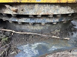 Komatsu pc210lc-8 excavator w/ tooth bucket