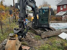 Volvo ECR58D Tracked Excavator with Tilt and Bucket