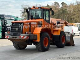 DOOSAN DL 250 4x4 inkl. Schaufel 121kW