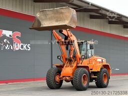 DOOSAN DL 250 4x4 inkl. Schaufel 121kW