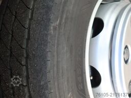 DAF LF 230 FA Bak+ Dhollandia klep 1500 KG 6 cilind...