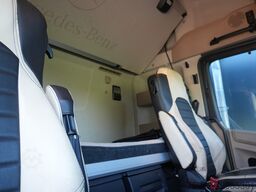 Mercedes-Benz Actros 3351 6x4 tractor unit