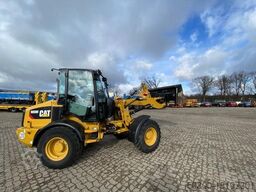 CATERPILLAR 908M, 4+1 Schaufel, Palettengabel, wenig Std.