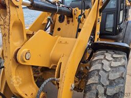 Caterpillar 906M