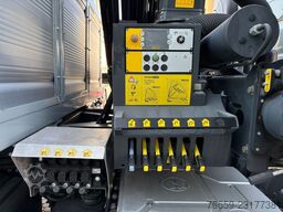 VOLVO FL 250  + gru Palfinger