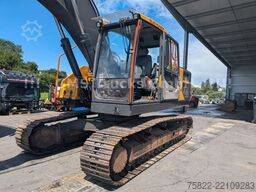 VOLVO EC 220 / SW + 2 Löffel