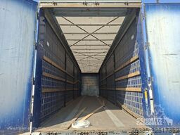 Kögel Curtainsider Mega