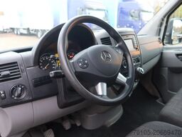 Mercedes-Benz 519 CDI V6 Motor 519 CDI V6 Motor + B.E Trailer