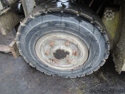 Yale 2,5 Ton. mit Zinkenversteller und Duplexmast