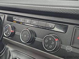 VOLKSWAGEN TRANSPORTER 2.0 TDI L2H1 Dub Cab LED