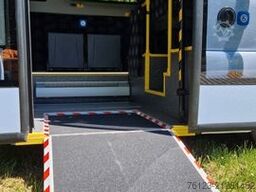 MERCEDES-BENZ Sprinter 517 Heckniederflur Vorlauffahrzeug