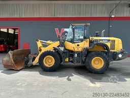KOMATSU WA 320-7 inkl. Schaufel & Gabel