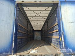 Kögel Curtainsider Mega